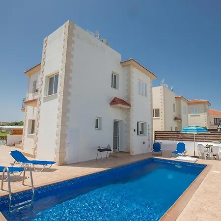 Villa Enjoy A Holiday Of A Lifetime Renting Your Own 5 Star Private In At The Best Rate 1306 Paralimni